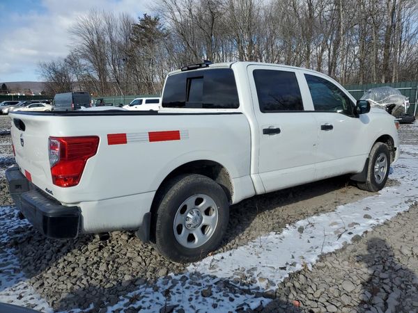 2022 NISSAN TITAN