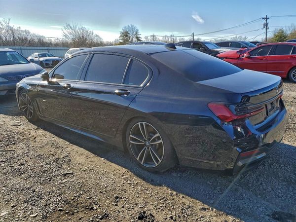 2022 BMW 750