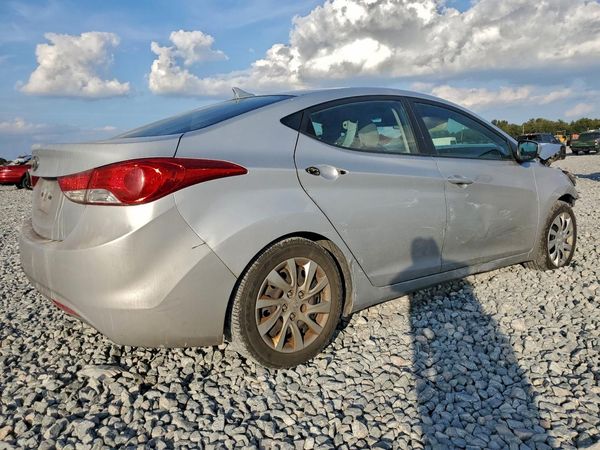 2012 HYUNDAI ELANTRA