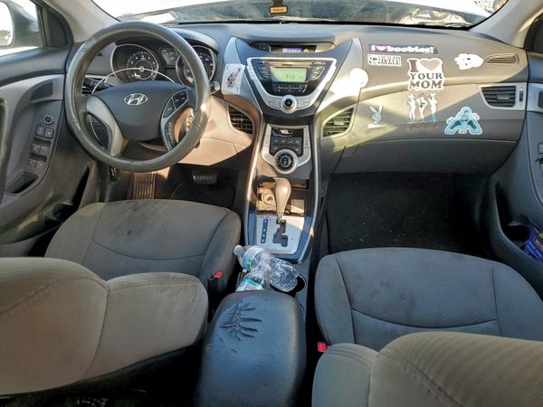 2012 HYUNDAI ELANTRA