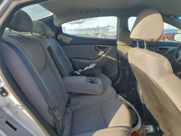 2012 HYUNDAI ELANTRA
