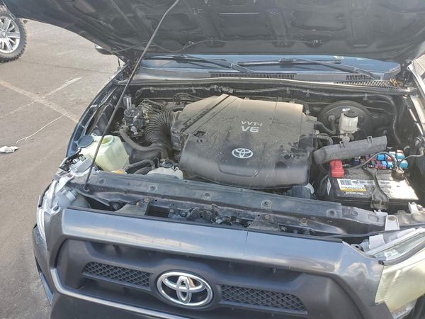 2013 TOYOTA TACOMA Delux — Engine bay