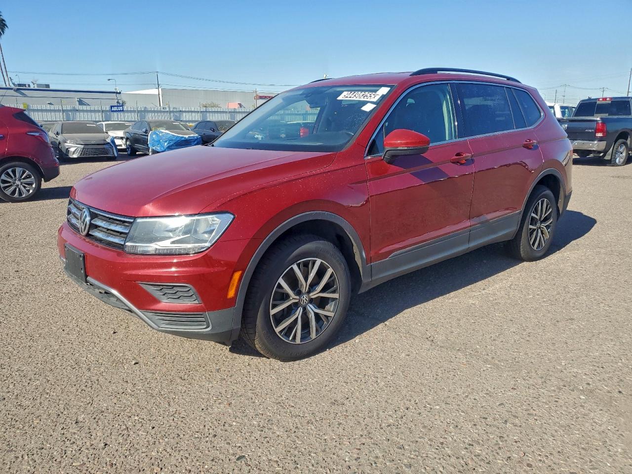 2019 VOLKSWAGEN TIGUAN — Front 3/4