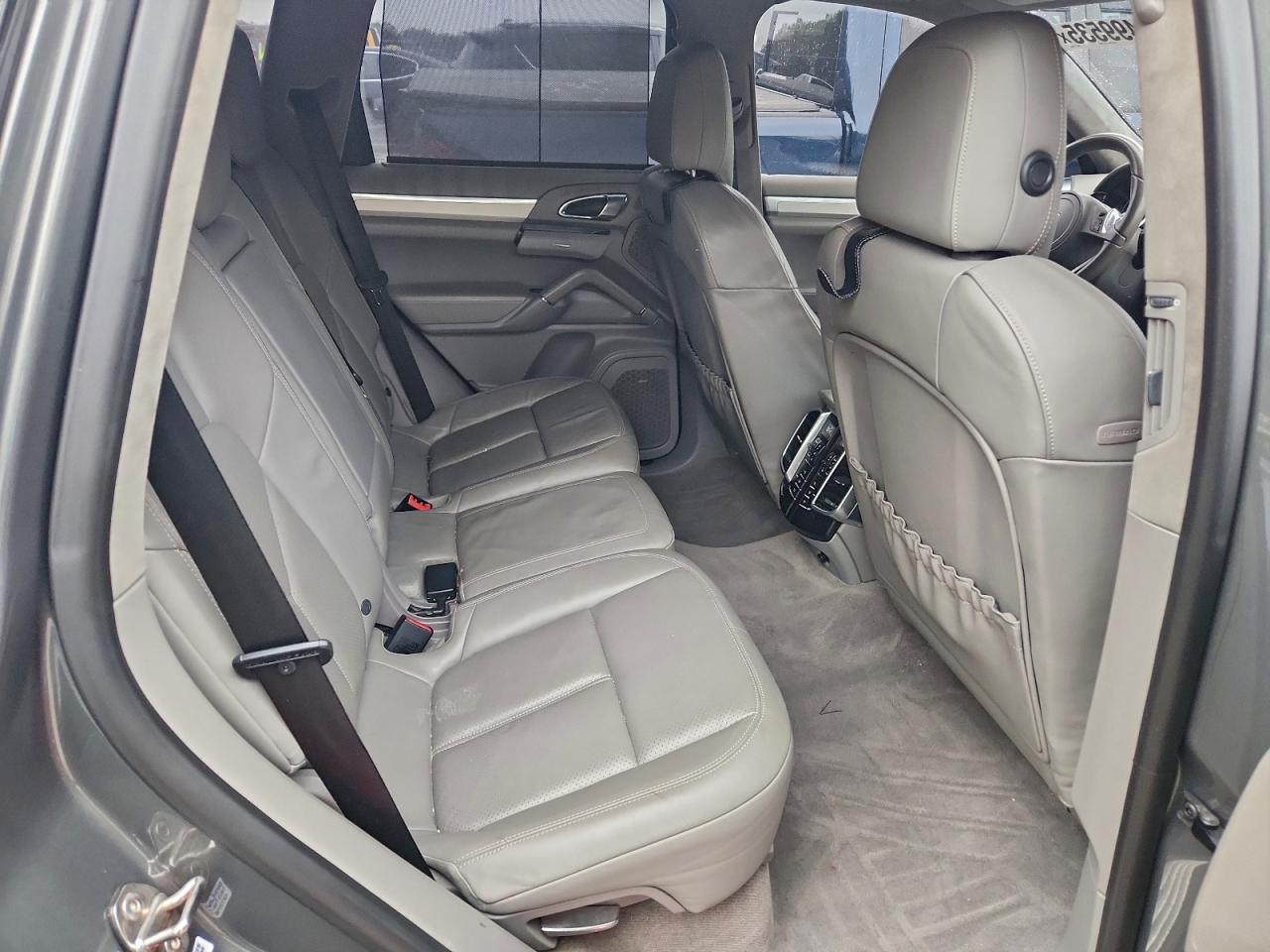 2014 PORSCHE CAYENNE GTS