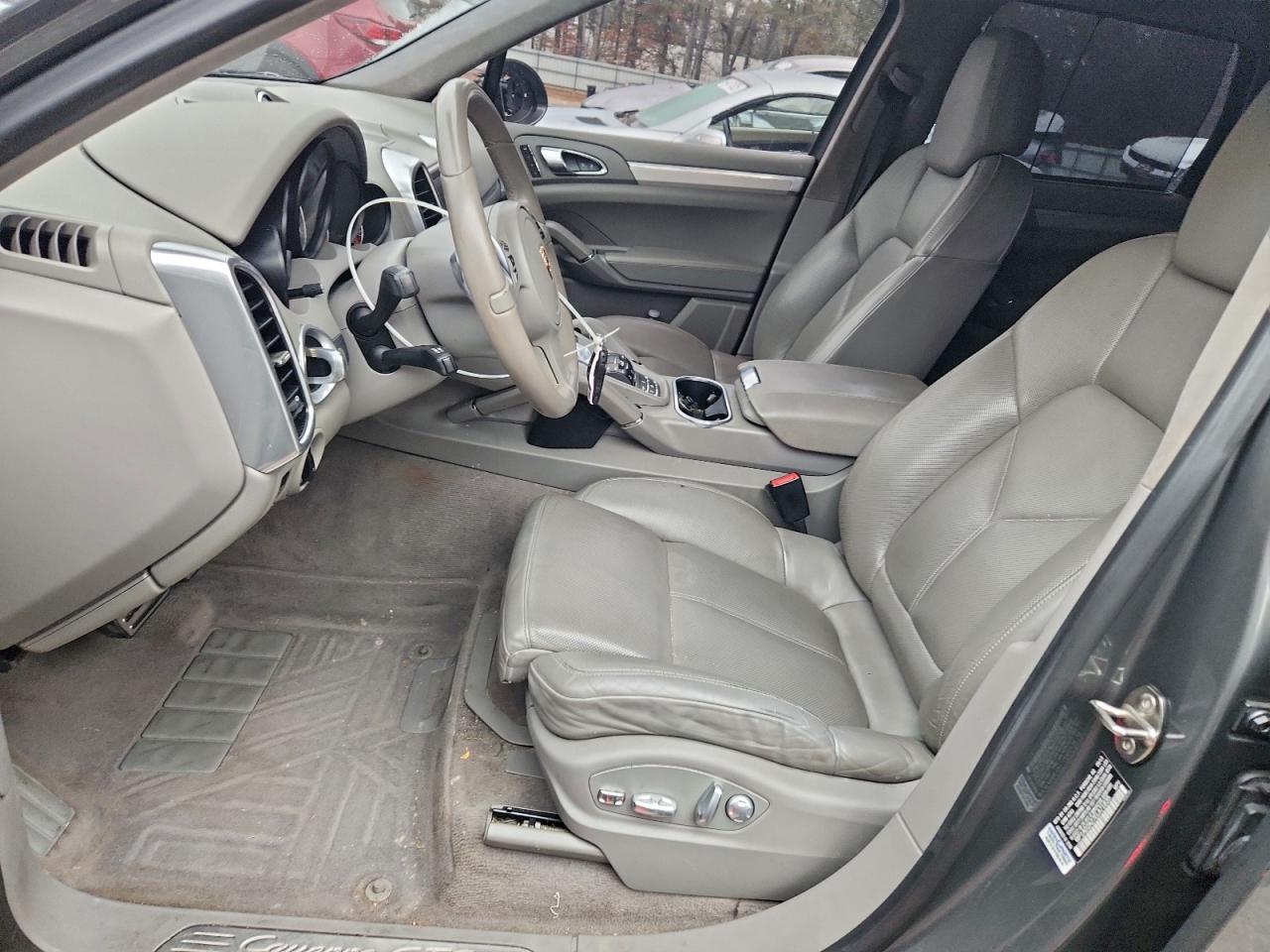 2014 PORSCHE CAYENNE GTS