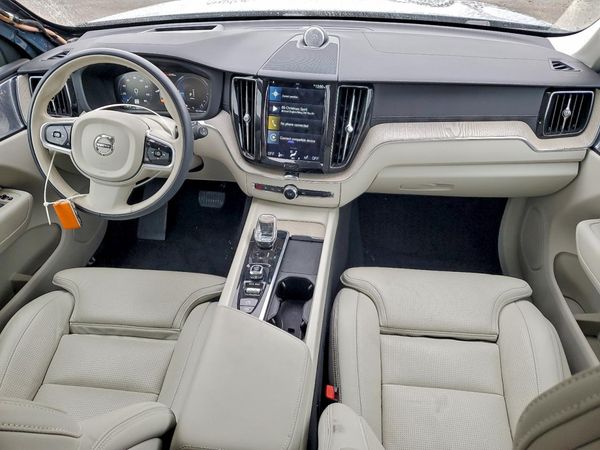 2021 VOLVO XC60 Inscription