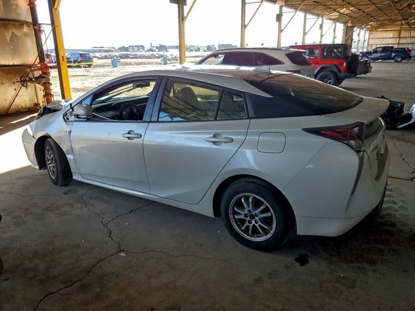 2016 TOYOTA PRIUS