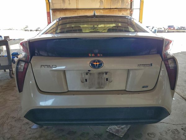 2016 TOYOTA PRIUS