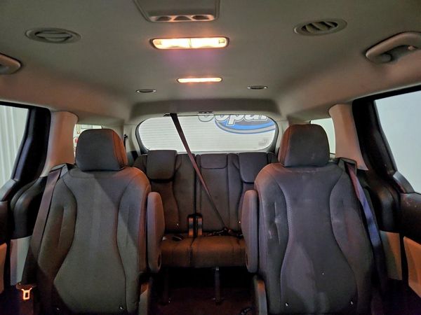 2023 KIA CARNIVAL LX, LX Seat Package