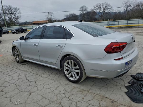 2017 VOLKSWAGEN PASSAT