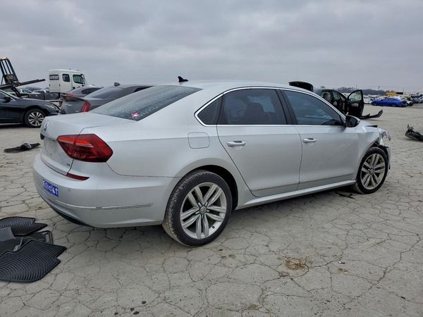 2017 VOLKSWAGEN PASSAT