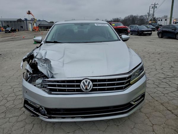 2017 VOLKSWAGEN PASSAT