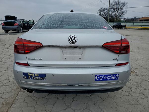 2017 VOLKSWAGEN PASSAT