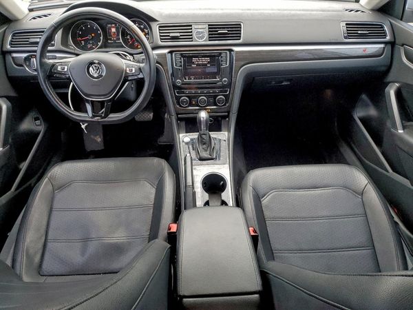 2017 VOLKSWAGEN PASSAT