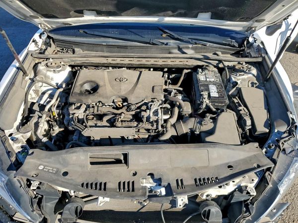 2020 TOYOTA CAMRY LE — Engine bay