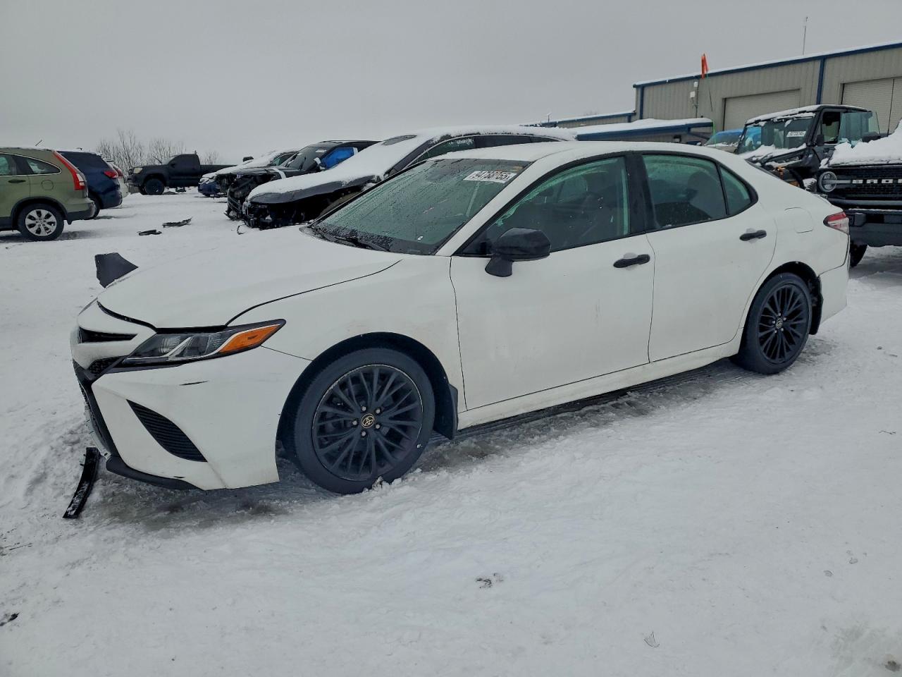 2020 TOYOTA CAMRY SE — Front 3/4