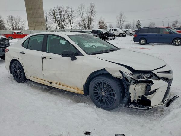 2020 TOYOTA CAMRY SE — Passenger 3/4