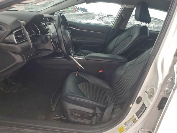 2020 TOYOTA CAMRY SE — DENT
