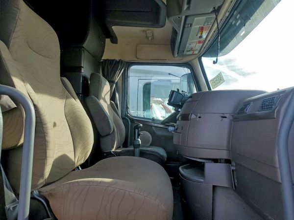 2016 VOLVO VNL