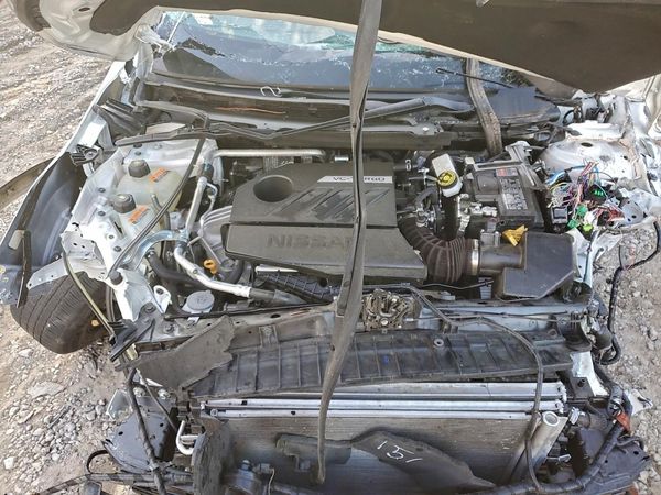 2024 NISSAN ROGUE SV — Engine bay