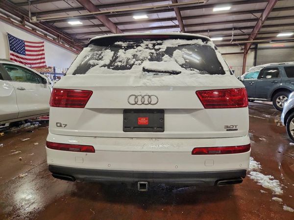 2017 AUDI Q7 quattro Prestige