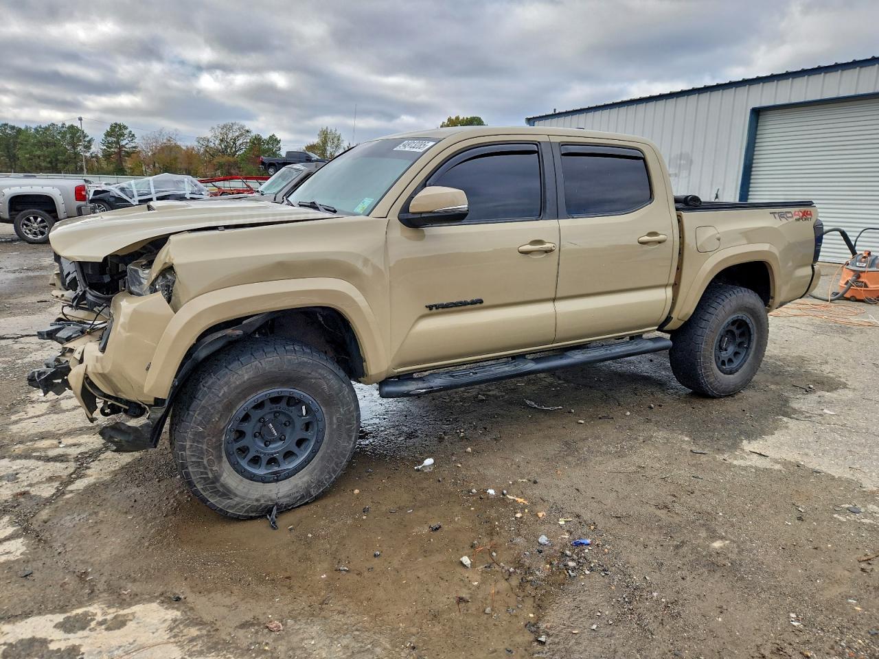 2018 TOYOTA TACOMA — Front 3/4