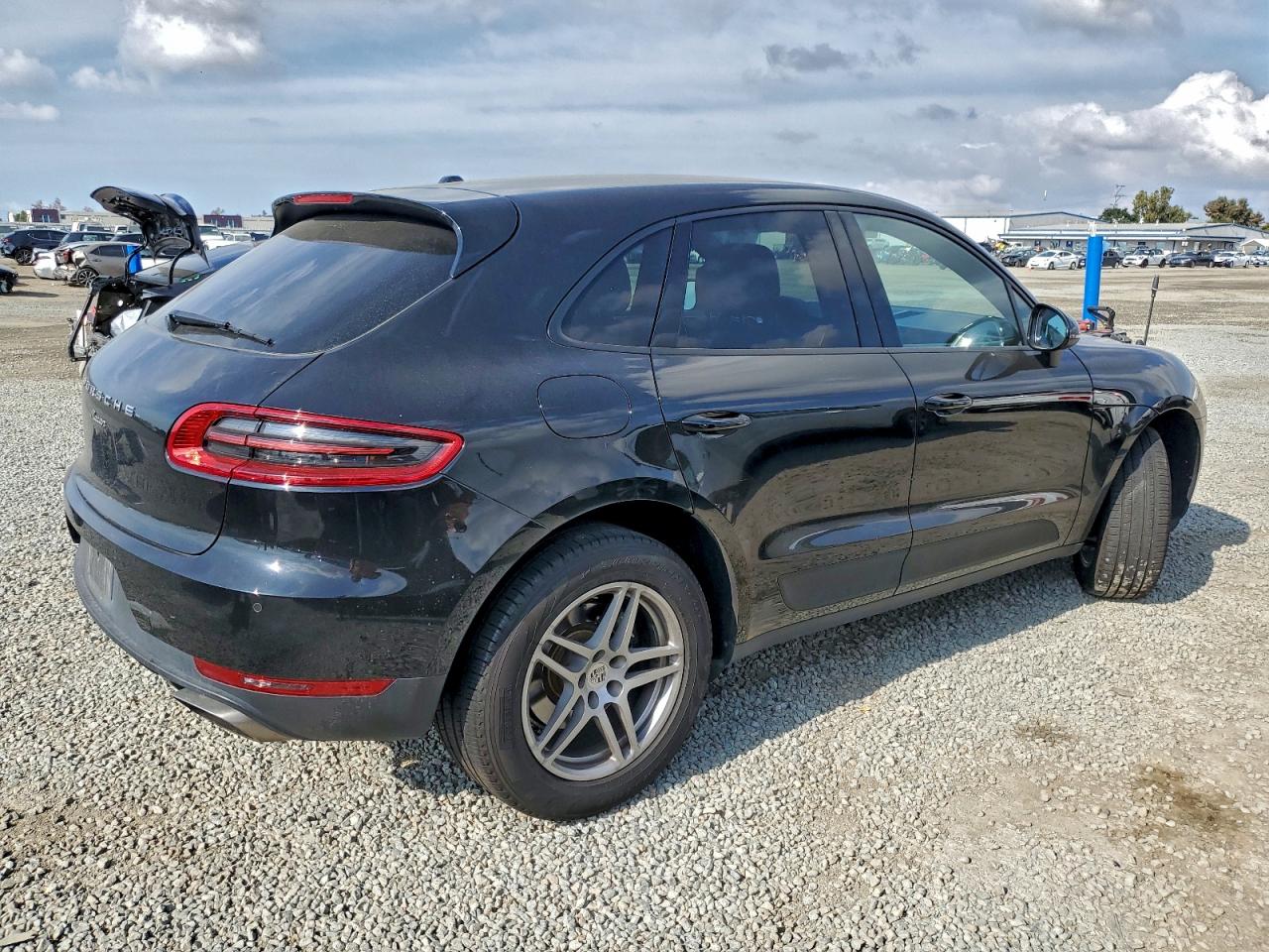 2018 PORSCHE MACAN