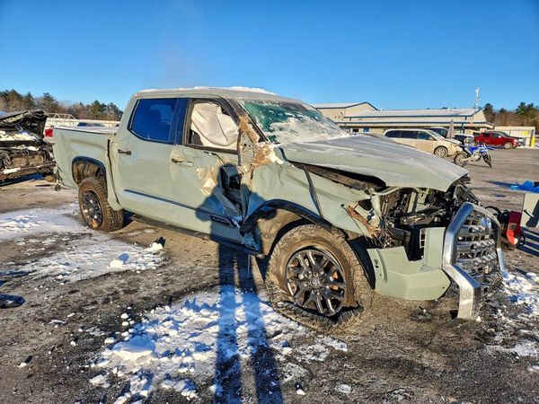 2025 TOYOTA TUNDRA Platinum