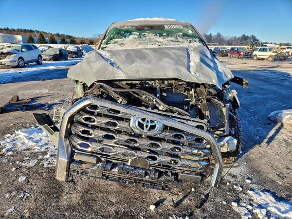 2025 TOYOTA TUNDRA Platinum