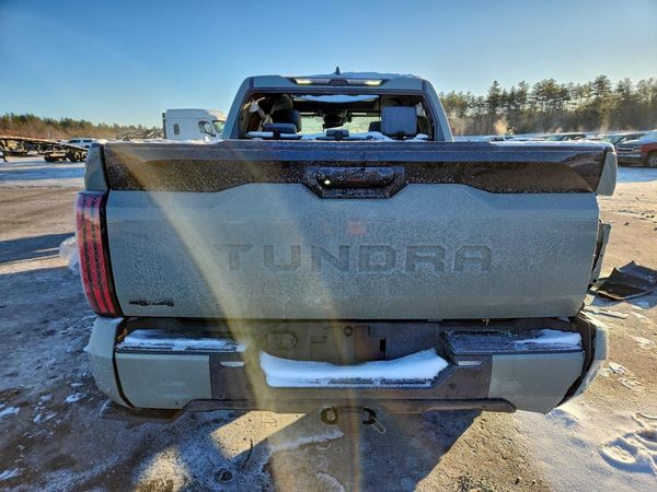 2025 TOYOTA TUNDRA Platinum