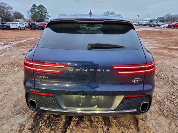 2023 GENESIS GV70