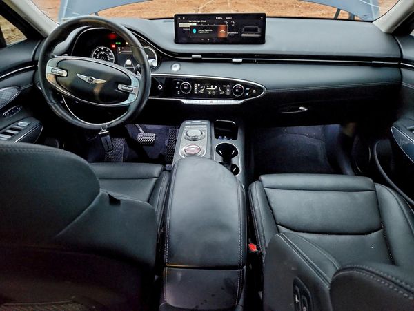 2023 GENESIS GV70