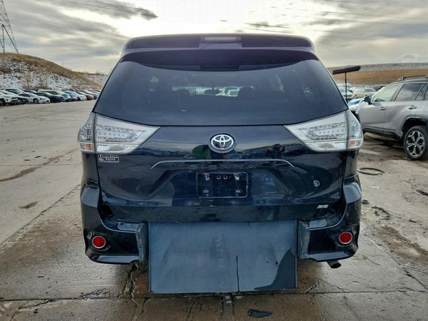 2016 TOYOTA SIENNA