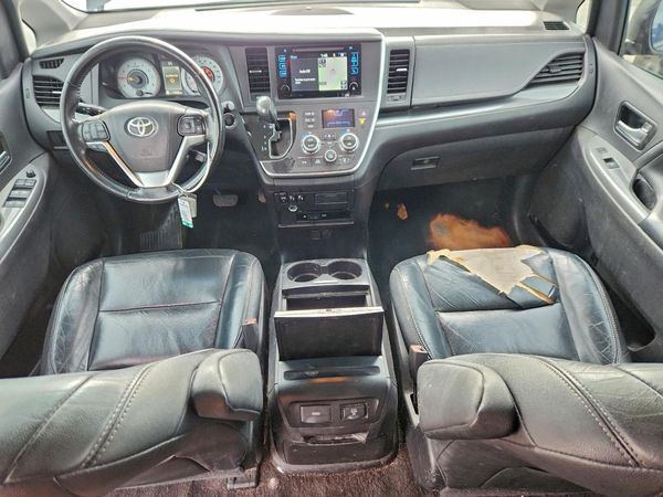 2016 TOYOTA SIENNA