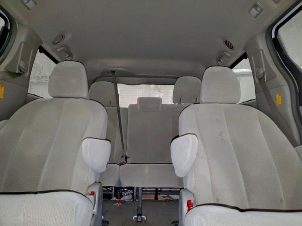 2014 TOYOTA SIENNA