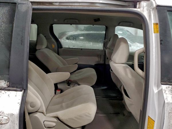 2014 TOYOTA SIENNA