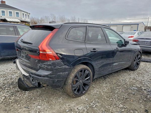 2024 VOLVO XC60 Ultimate Black Edition