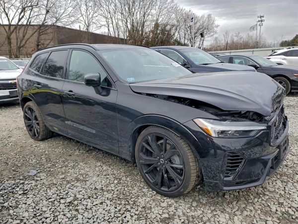 2024 VOLVO XC60 Ultimate Black Edition