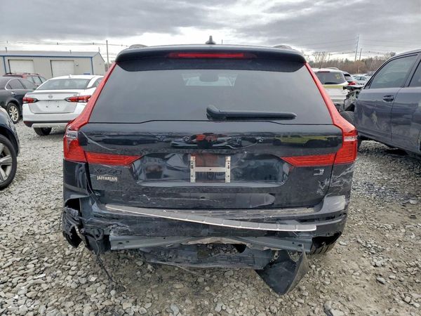 2024 VOLVO XC60 Ultimate Black Edition