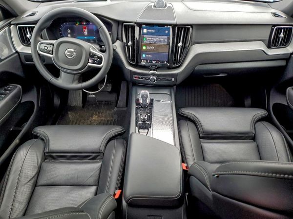 2024 VOLVO XC60 Ultimate Black Edition
