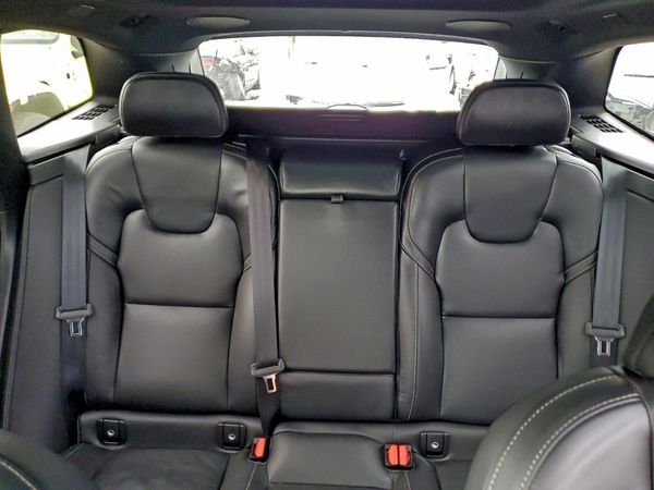 2024 VOLVO XC60 Ultimate Black Edition