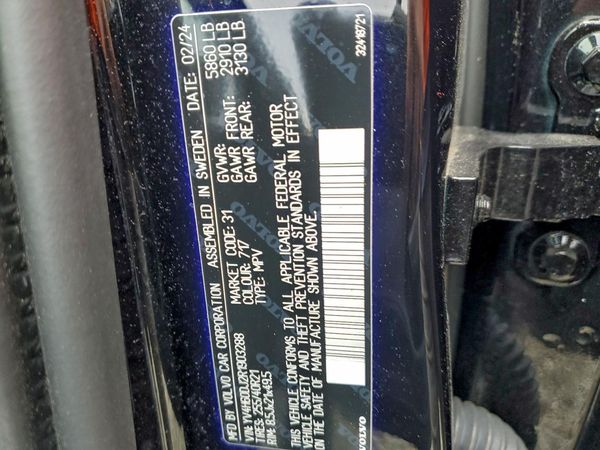 2024 VOLVO XC60 Ultimate Black Edition