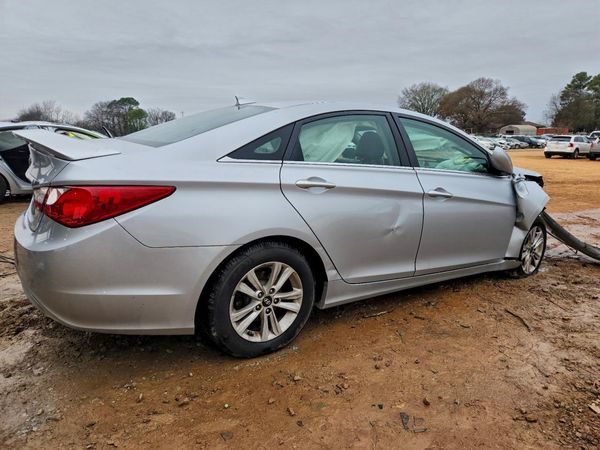 2012 HYUNDAI SONATA Middle-low level
