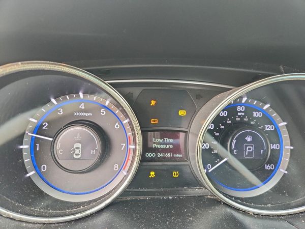 2012 HYUNDAI SONATA Middle-low level