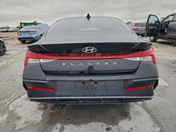 2024 HYUNDAI ELANTRA
