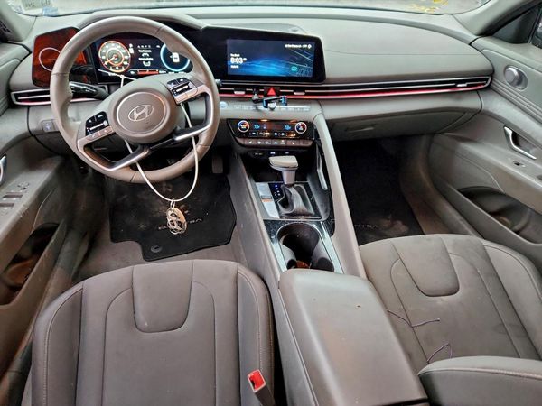 2024 HYUNDAI ELANTRA