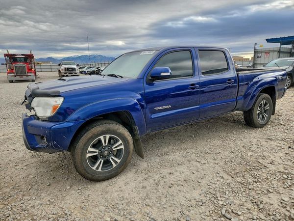 2015 TOYOTA TACOMA Delux Grade