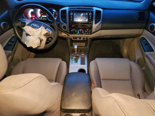 2015 TOYOTA TACOMA Delux Grade