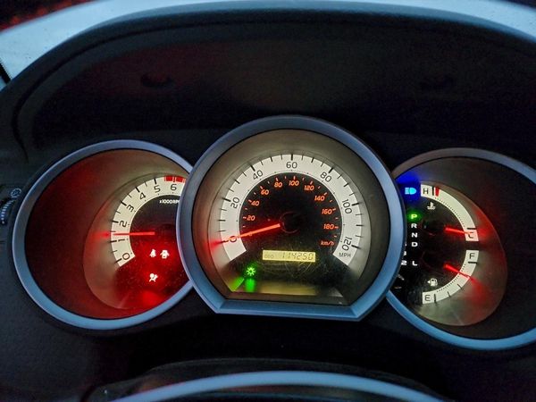 2015 TOYOTA TACOMA Delux Grade