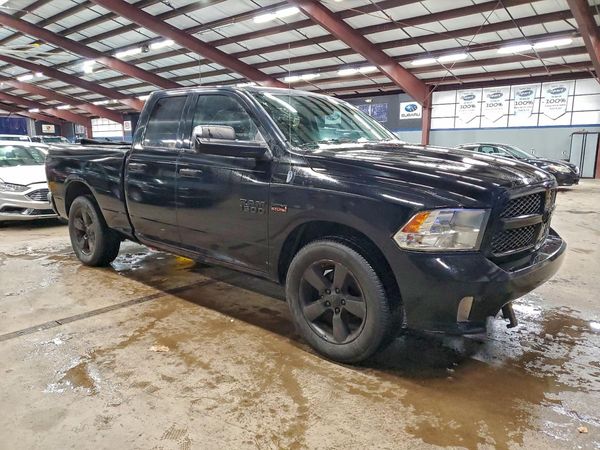 2013 RAM 1500 ST QUAD CAB 4X2